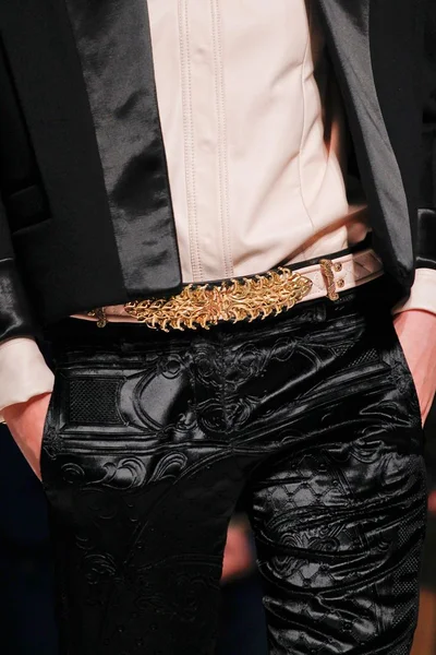Look 43